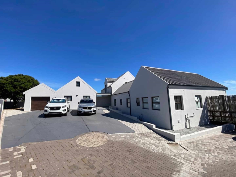 7 Bedroom Property for Sale in Myburgh Park Western Cape